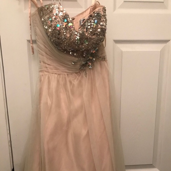 Occasional Dress - Picture 3 of 5